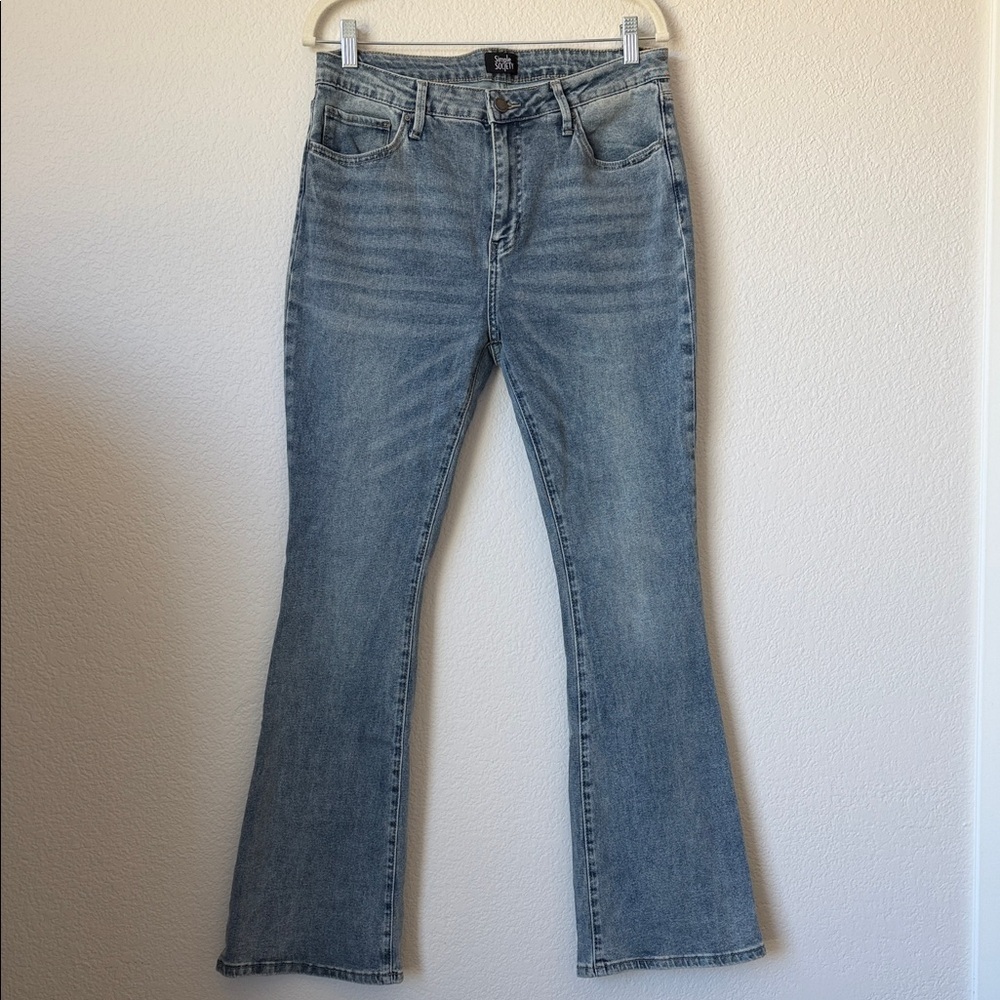 Simple Society Light Wash Flare Jeans Mid Rise Stretch Denim 11/30